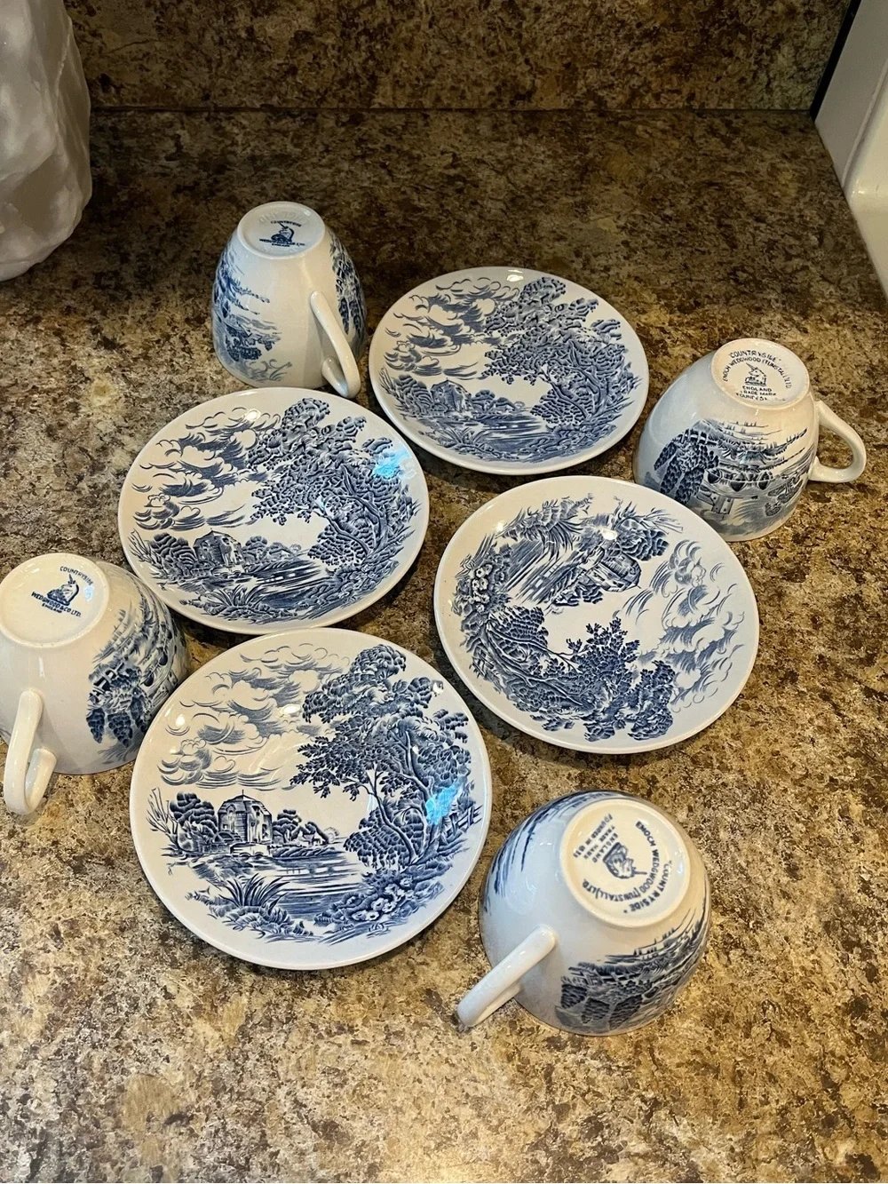 Wedgwood Countryside Teacups and Saucers Set of 4 Blue and White, England
